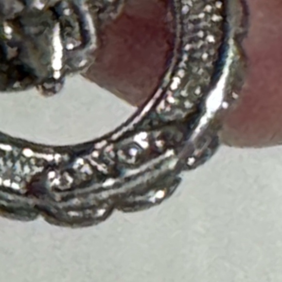 Vintage AVON silver Marcasite clip on swirl earrings - Picture 12 of 13